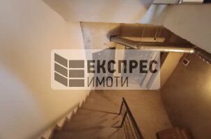 ДВОЙНО ПАРКОМЯСТО Гараж, Червен площад