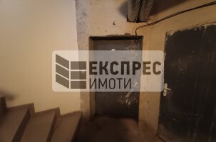 ДВОЙНО ПАРКОМЯСТО Гараж, Червен площад