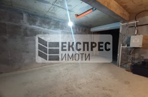 ДВОЙНО ПАРКОМЯСТО Гараж, Червен площад