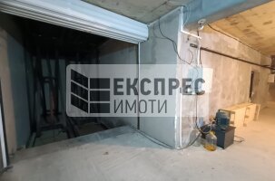 ДВОЙНО ПАРКОМЯСТО Гараж, Червен площад