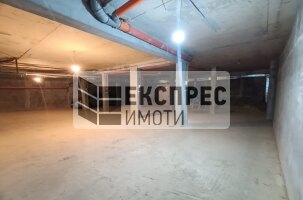 ДВОЙНО ПАРКОМЯСТО Гараж, Червен площад