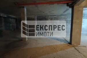 ДВОЙНО ПАРКОМЯСТО Гараж, Червен площад