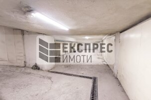 GARAGE Garage, Greek area