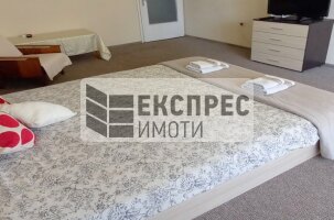 Обзаведен Тристаен апартамент, Окръжна болница