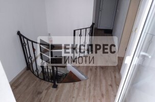 Обзаведен Тристаен апартамент, Център