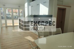 Необзаведен, Четиристаен апартамент, Център