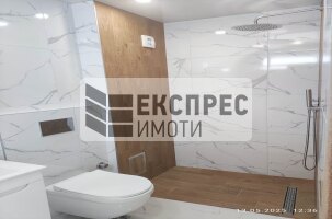 Необзаведен, Четиристаен апартамент, Център