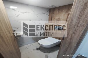 Необзаведен, Четиристаен апартамент, Център