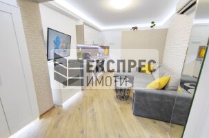  Studio, Regional hospital