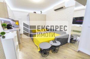  Studio, Regional hospital