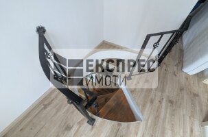 Обзаведен Тристаен апартамент, Център