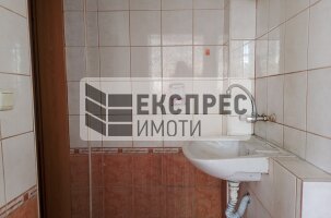 Шоу рум Сграда, Кайсиева градина