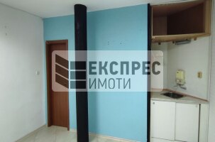  Commercial space, Farmers' Market