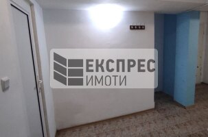  Commercial space, Farmers' Market