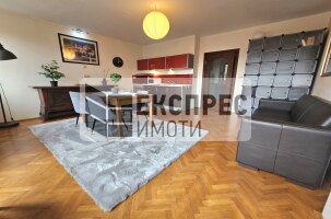 Обзаведен Двустаен апартамент, Червен площад