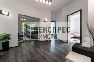 Furnished 2 bedroom apartment, Center
