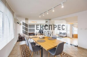 Luxury Penthouse, Greek area