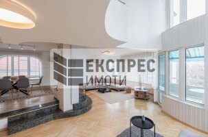 Luxury Penthouse, Greek area