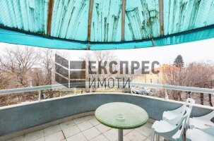 Luxury Penthouse, Greek area