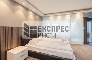 Luxury Penthouse, Greek area