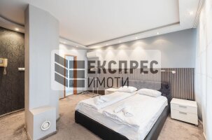 Luxury Penthouse, Greek area