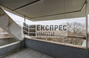 Luxury Penthouse, Greek area