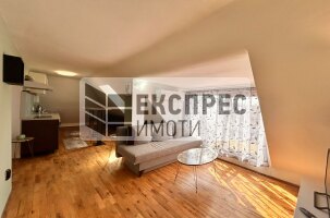 Обзаведен, Тристаен апартамент, Окръжна болница