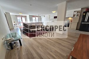 Луксозен,Обзаведен Четиристаен апартамент, Център