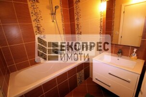 Луксозен,Обзаведен Четиристаен апартамент, Център