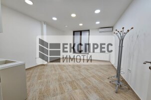  Търговско помещение, Център