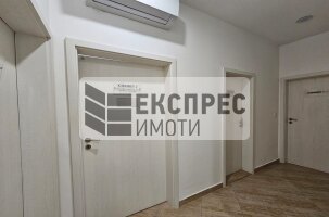  Търговско помещение, Център