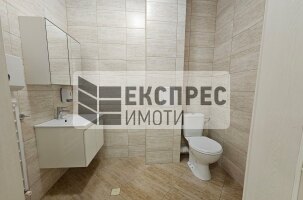  Търговско помещение, Център