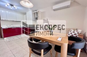 Обзаведен с две бани Тристаен апартамент, Окръжна болница