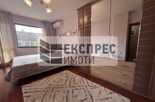 Обзаведен с две бани Тристаен апартамент, Окръжна болница