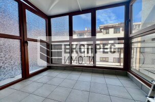 Обзаведен с две бани Тристаен апартамент, Окръжна болница