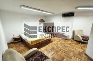 ОБЗАВЕДЕН Многостаен апартамент, Окръжна болница