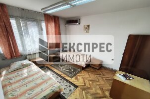 ОБЗАВЕДЕН Многостаен апартамент, Окръжна болница