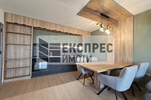 Нов, Луксозен, Обзаведен Тристаен апартамент, Център