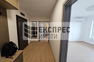 Нов, Луксозен, Обзаведен Тристаен апартамент, Център