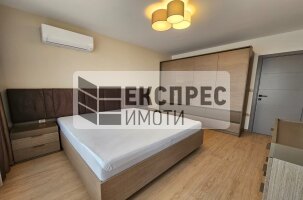 Нов, Луксозен, Обзаведен Тристаен апартамент, Център