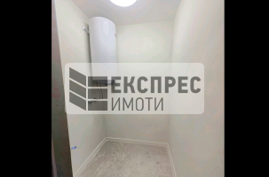 HEОБЗАВЕДЕН Двустаен апартамент, Окръжна болница