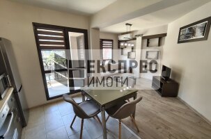 ОБЗАВЕДЕН Двустаен апартамент, Център