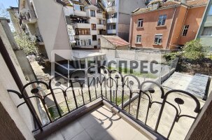 ОБЗАВЕДЕН Двустаен апартамент, Център