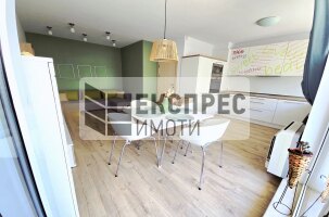 Луксозен Обзаведен Тристаен апартамент, Окръжна болница