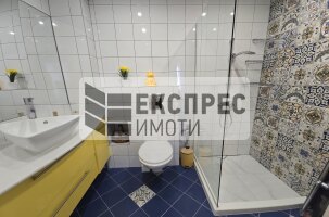 Луксозен Обзаведен Тристаен апартамент, Окръжна болница