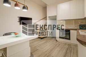 Нов Луксозен Тристаен апартамент, Център