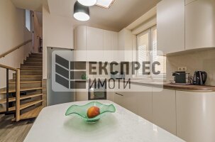 Нов Луксозен Тристаен апартамент, Център