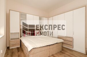Нов Луксозен Тристаен апартамент, Център
