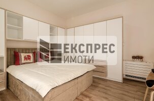 Нов Луксозен Тристаен апартамент, Център