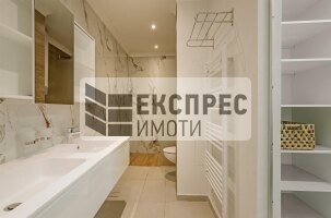 Нов Луксозен Тристаен апартамент, Център
